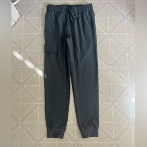 Under Armour boys medium woven jogger pants